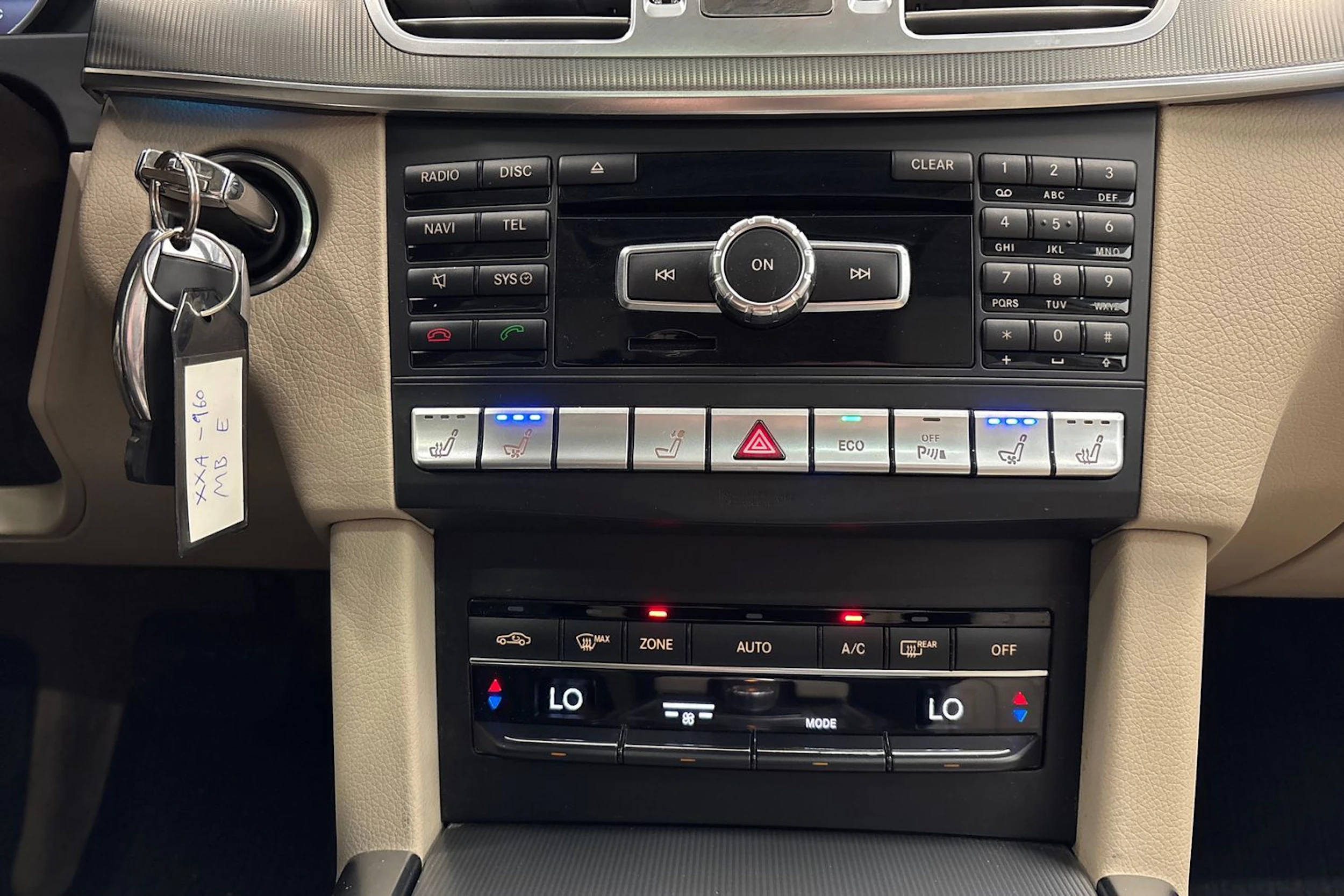 harmaa Mercedes-Benz E 2015 kuva 16.