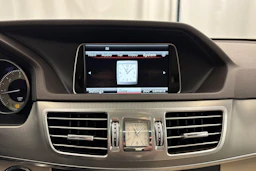harmaa Mercedes-Benz E 2015 kuva 17.