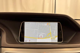 harmaa Mercedes-Benz E 2015 kuva 18.