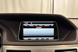 harmaa Mercedes-Benz E 2015 kuva 19.