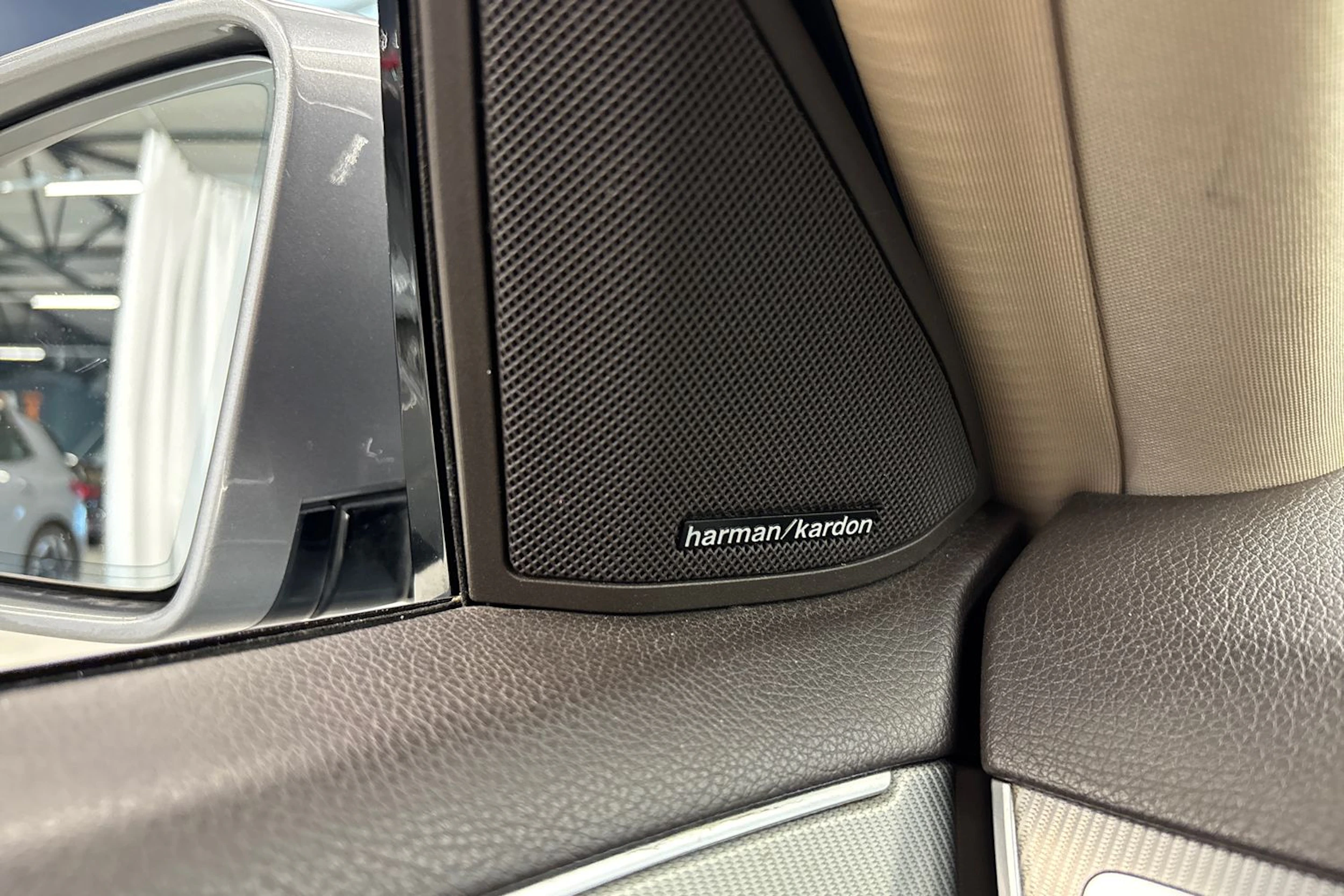 harmaa Mercedes-Benz E 2015 kuva 25.