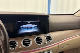 met. sininen Mercedes-Benz E 2017 kuva 20.