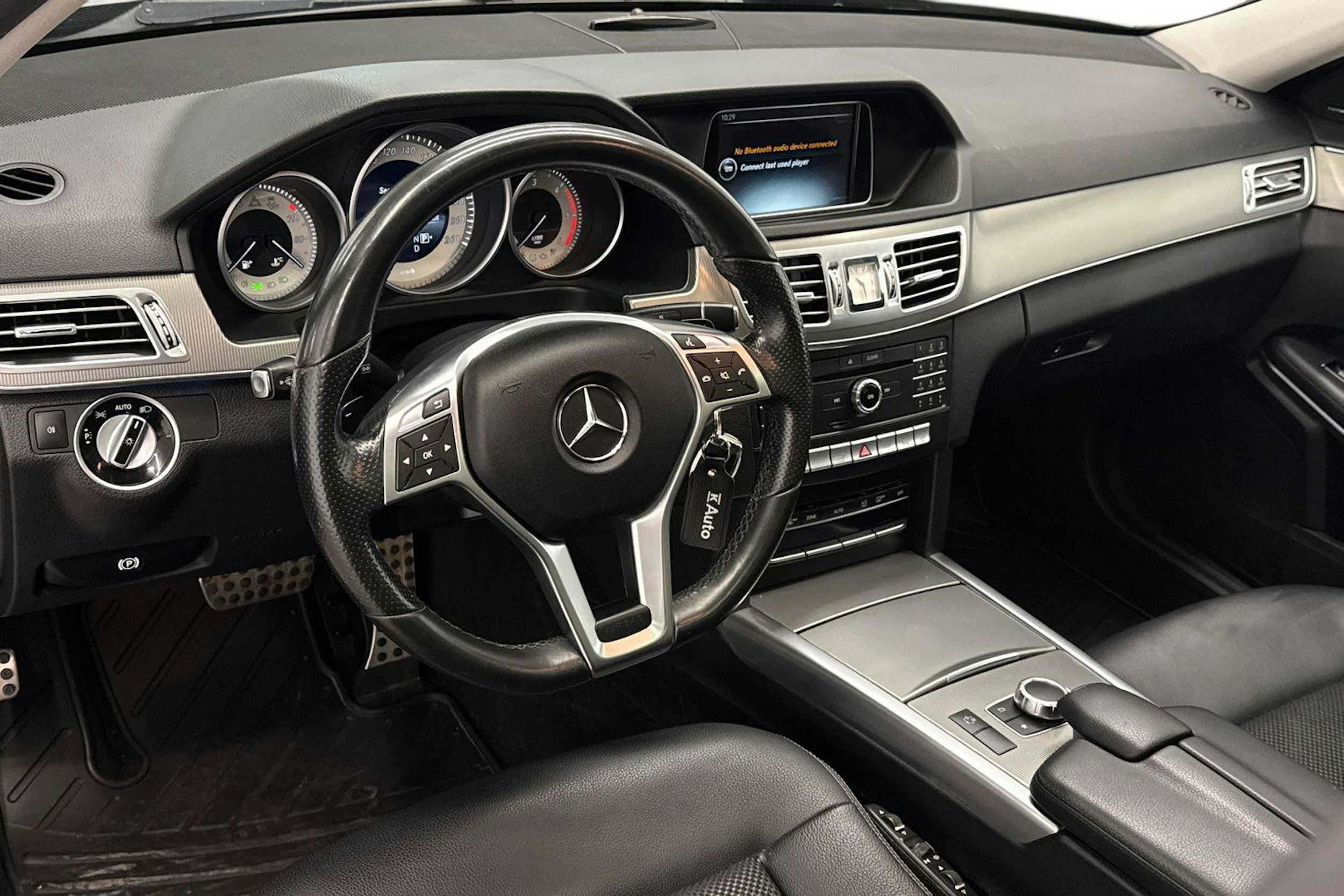 harmaa Mercedes-Benz E 2016 kuva 7.