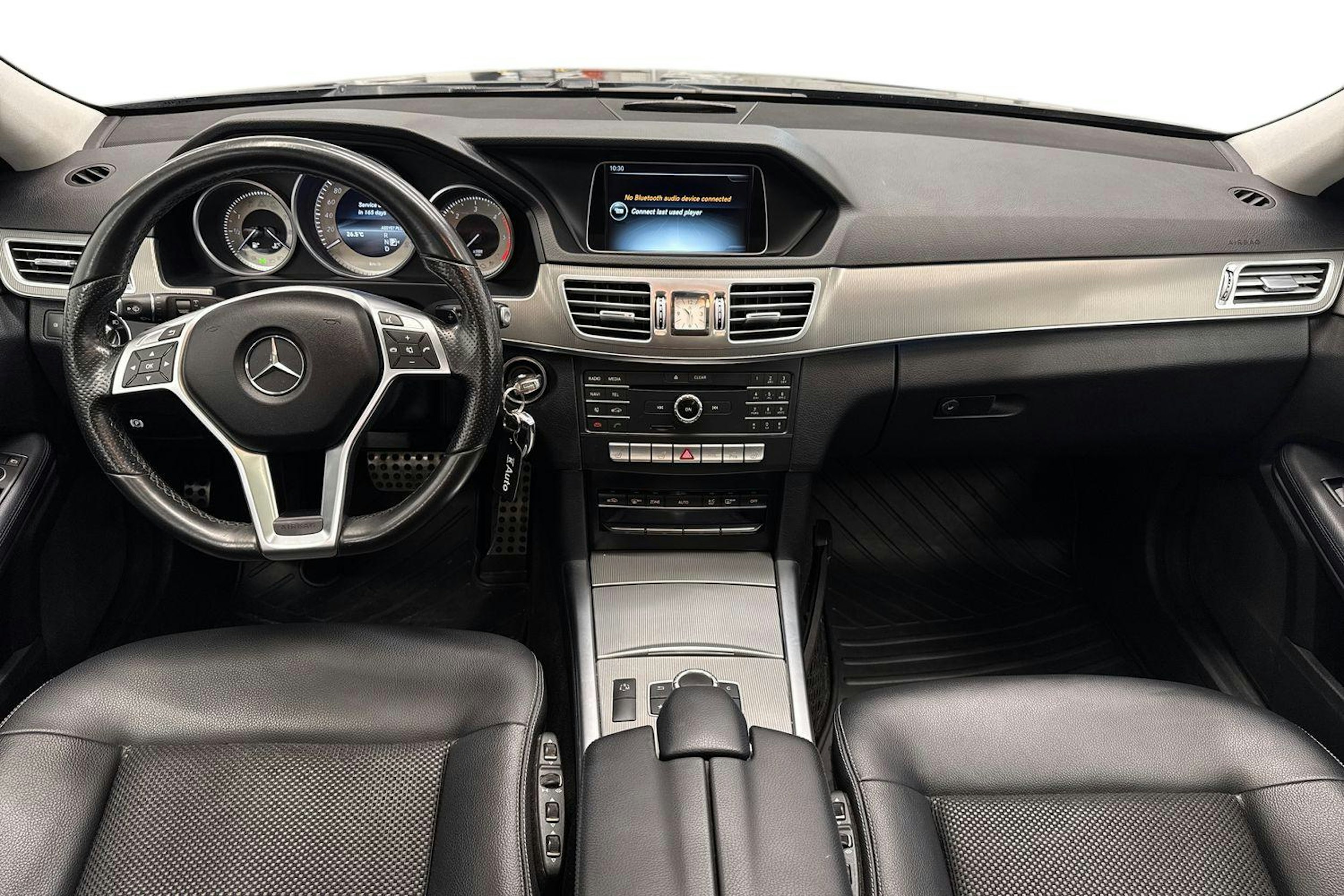 harmaa Mercedes-Benz E 2016 kuva 9.