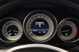 harmaa Mercedes-Benz E 2016 kuva 18.