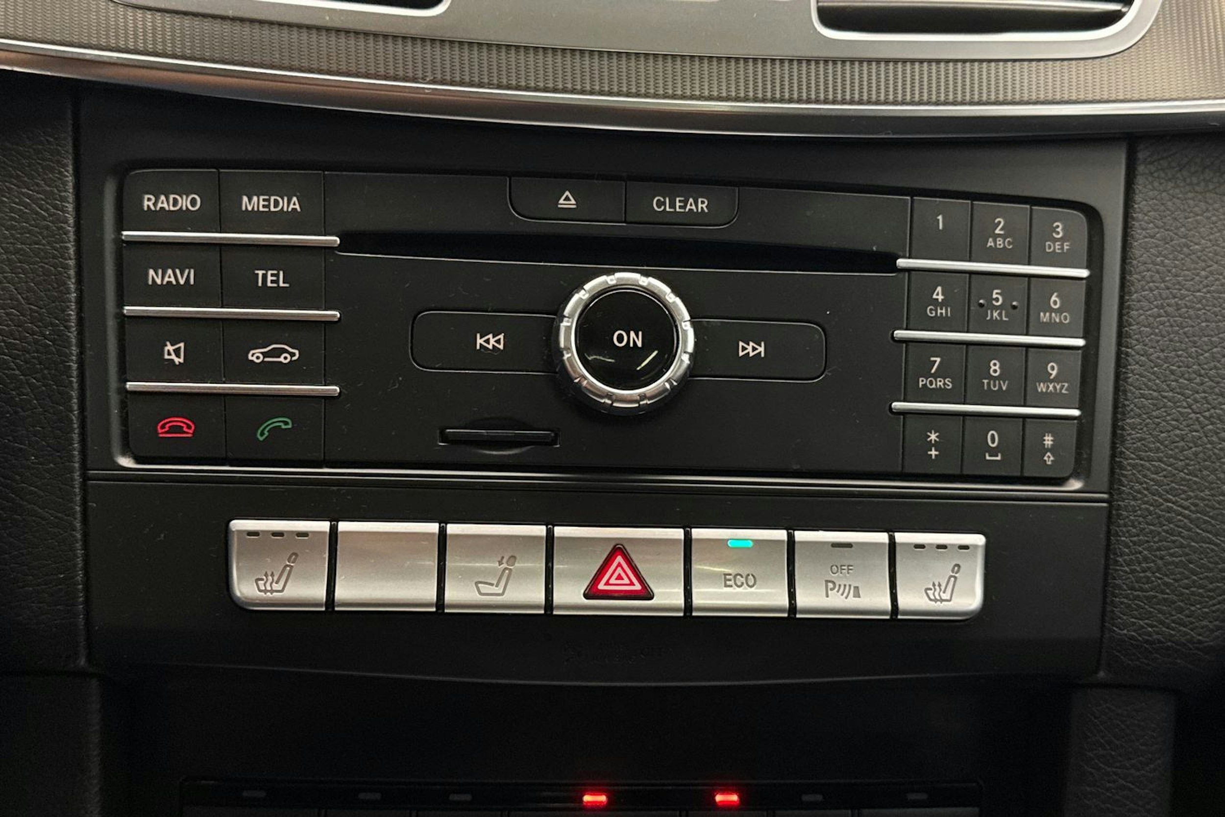 harmaa Mercedes-Benz E 2016 kuva 30.