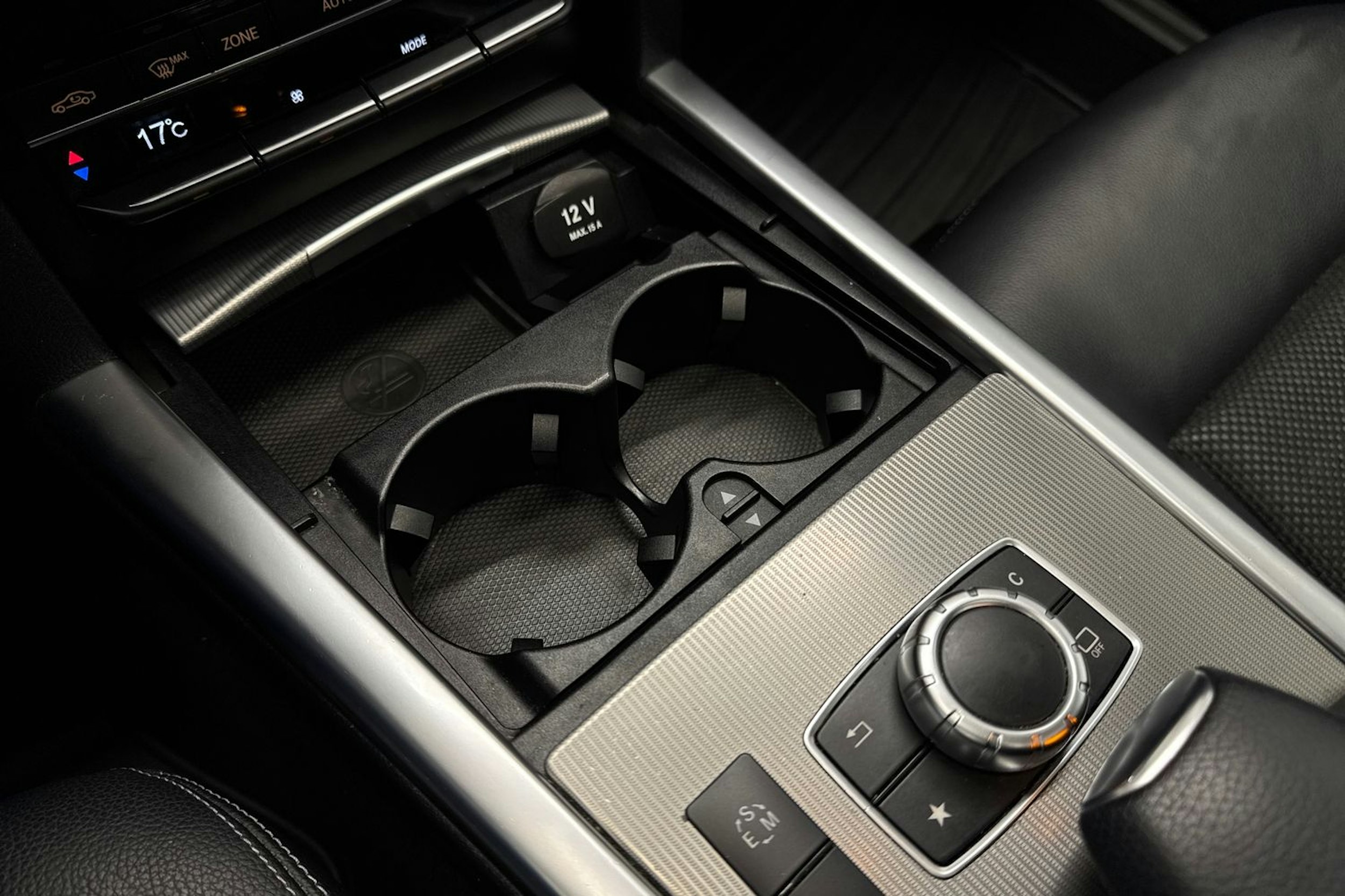 harmaa Mercedes-Benz E 2016 kuva 33.