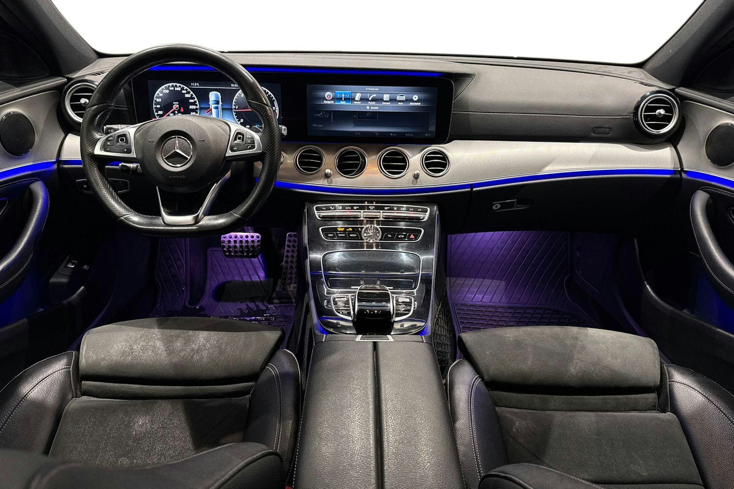 musta Mercedes-Benz E 2016 kuva 9.