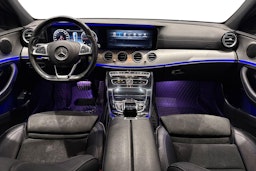 musta Mercedes-Benz E 2016 kuva 9.