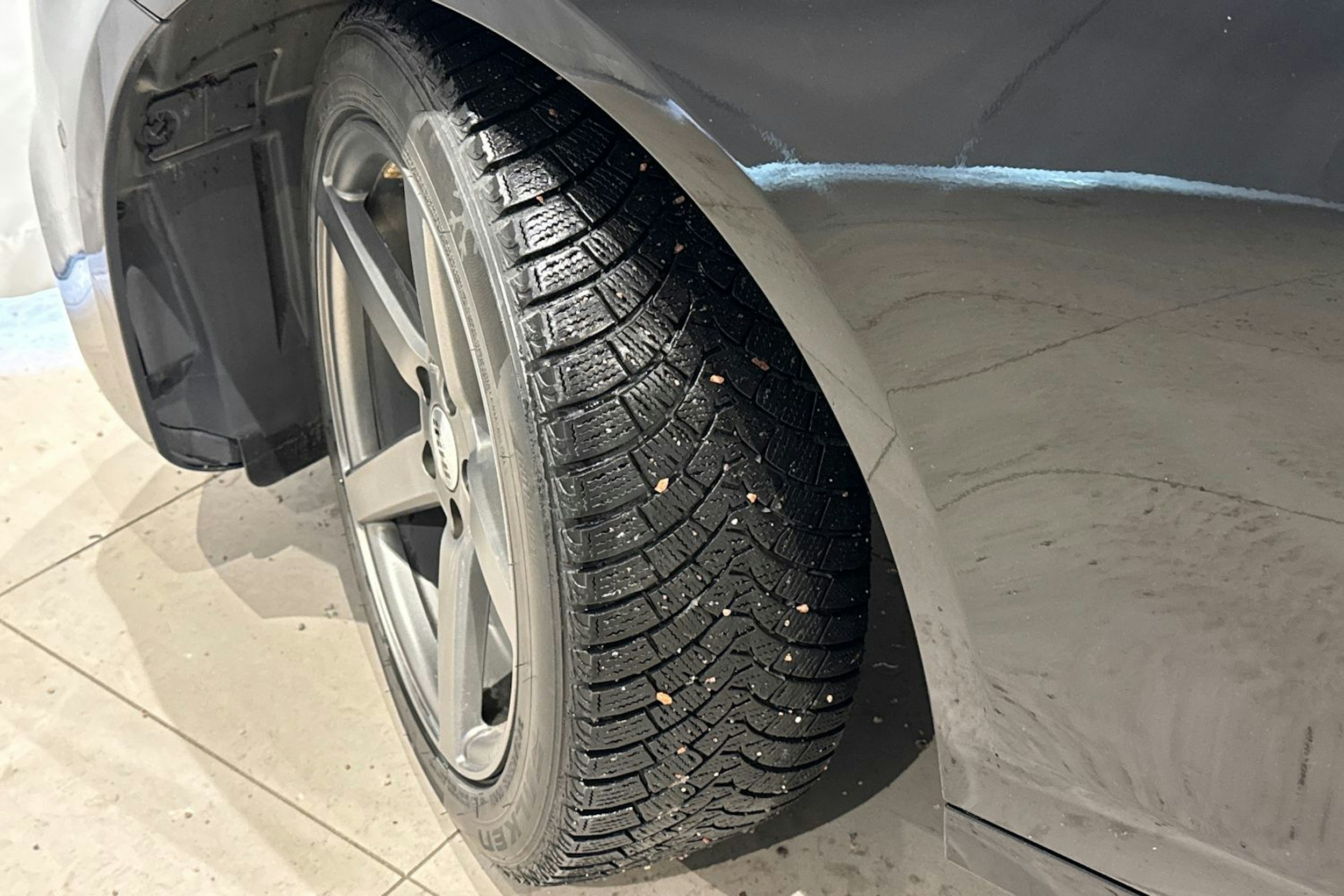 musta Mercedes-Benz E 2016 kuva 13.