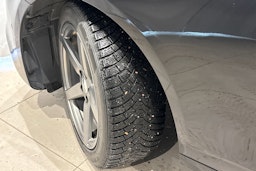 musta Mercedes-Benz E 2016 kuva 13.