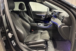 musta Mercedes-Benz E 2016 kuva 18.