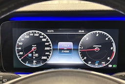 musta Mercedes-Benz E 2016 kuva 20.