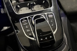 musta Mercedes-Benz E 2016 kuva 21.