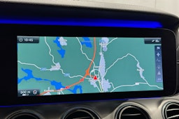 musta Mercedes-Benz E 2016 kuva 23.