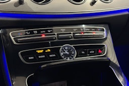 musta Mercedes-Benz E 2016 kuva 26.