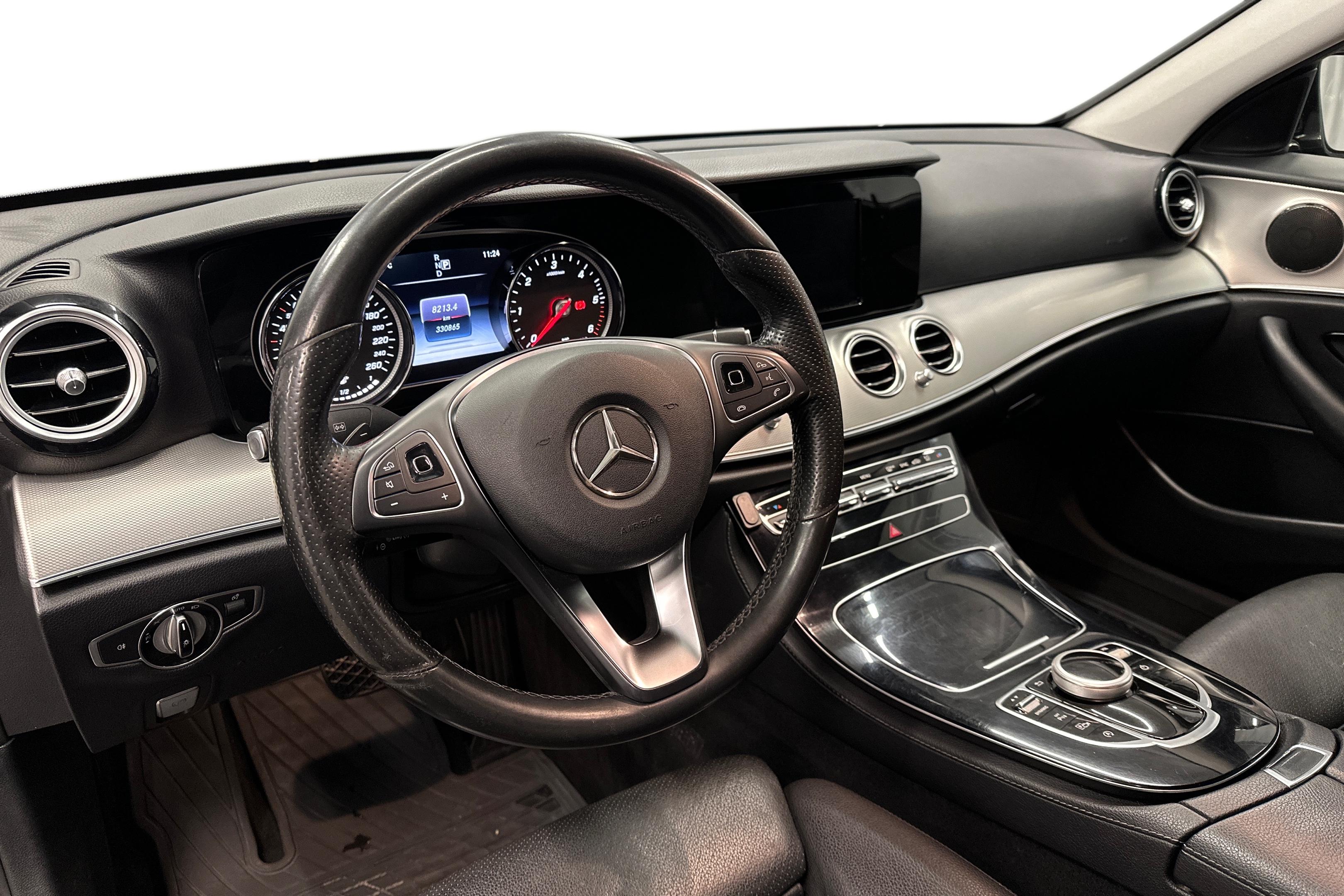 Mercedes-Benz E 220 d A Premium Business 2016, photo 6/34