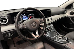 musta Mercedes-Benz E 2016 kuva 6.