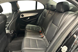 musta Mercedes-Benz E 2016 kuva 8.