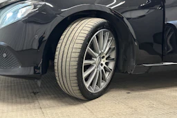 musta Mercedes-Benz E 2016 kuva 10.
