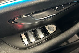 musta Mercedes-Benz E 2016 kuva 15.