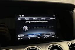 musta Mercedes-Benz E 2016 kuva 24.