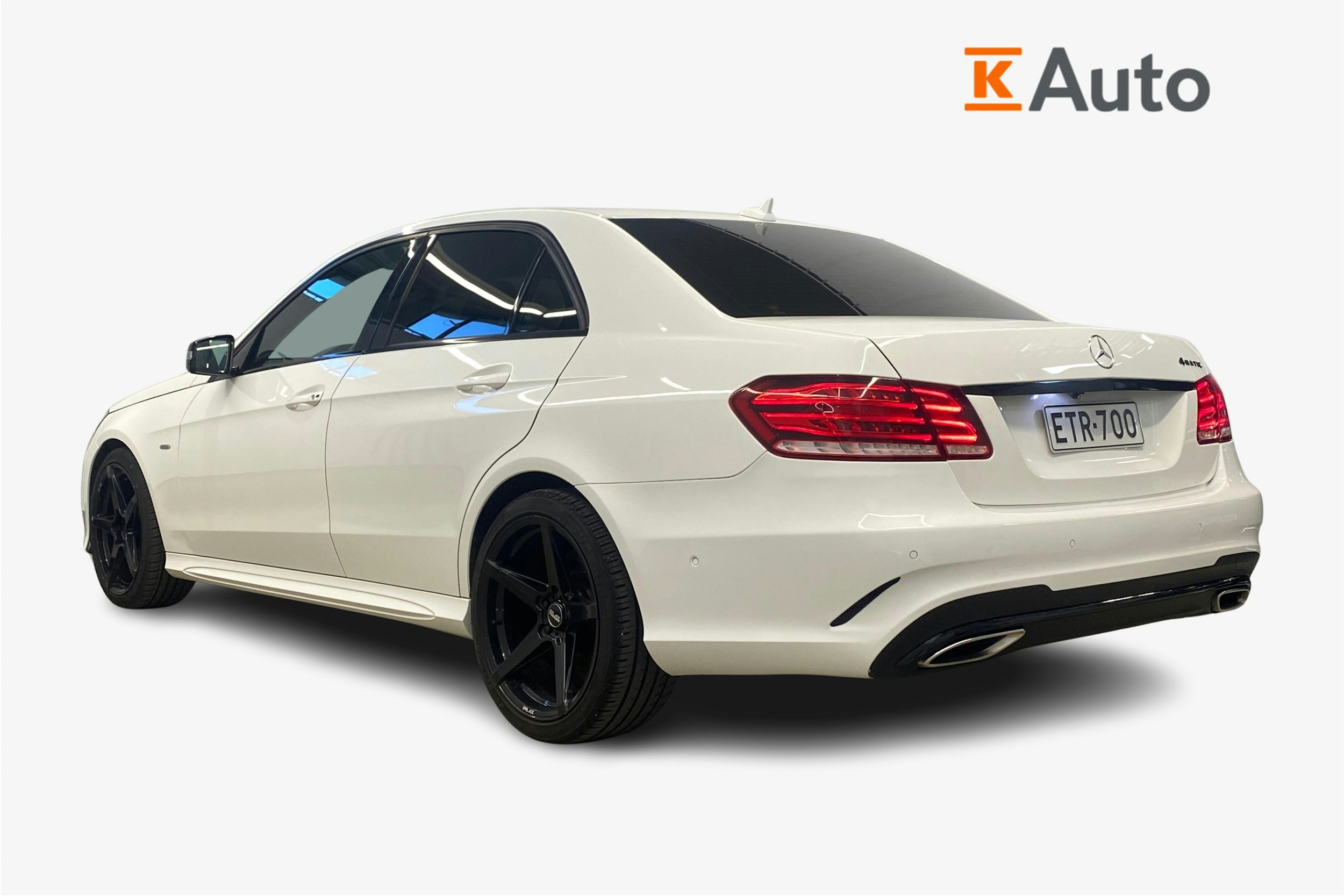 valkoinen Mercedes-Benz E 2016 kuva 2.