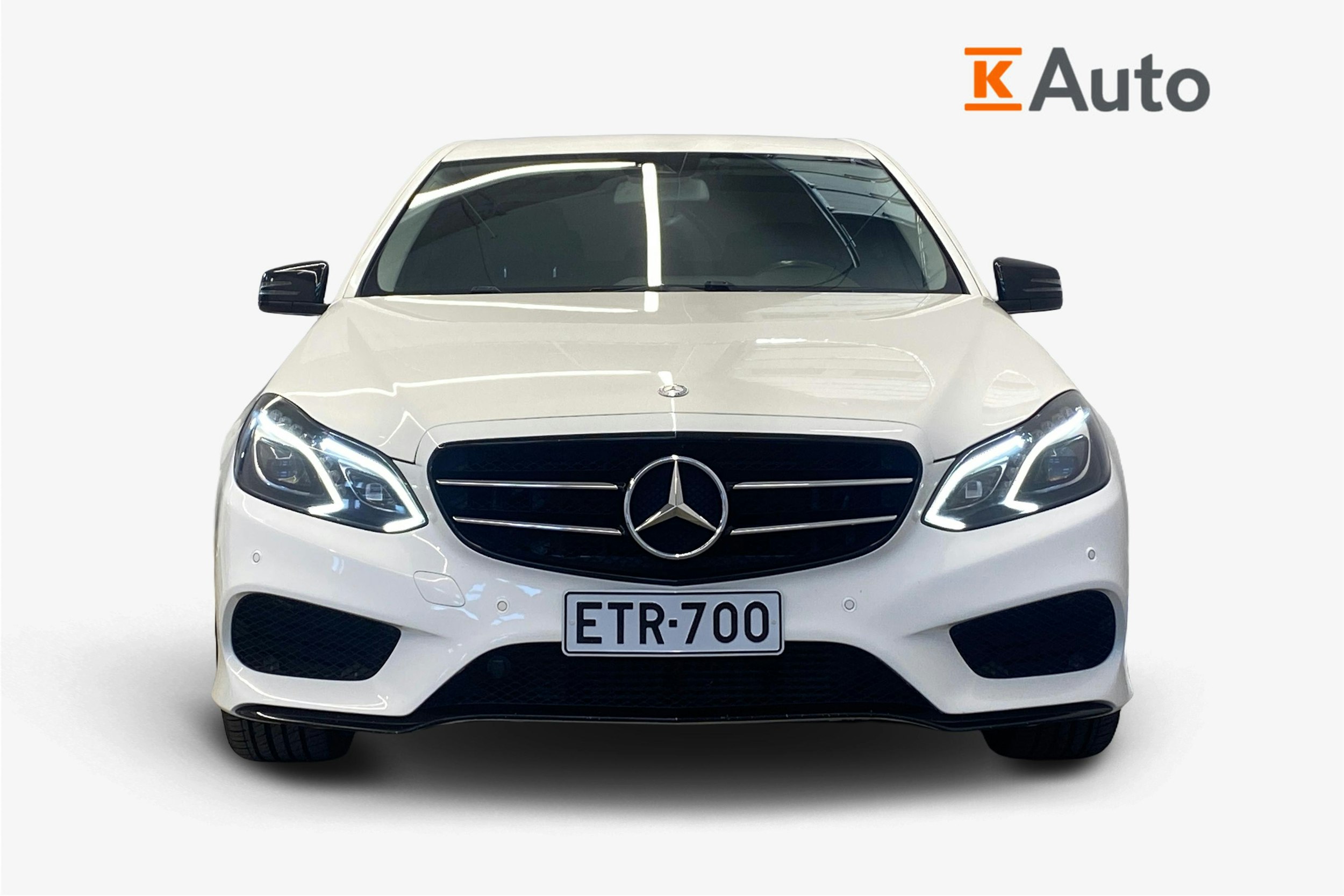 valkoinen Mercedes-Benz E 2016 kuva 4.