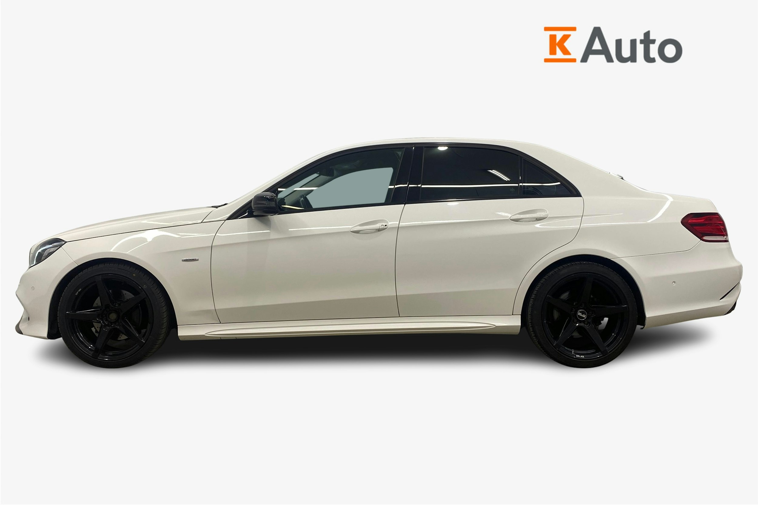 valkoinen Mercedes-Benz E 2016 kuva 5.