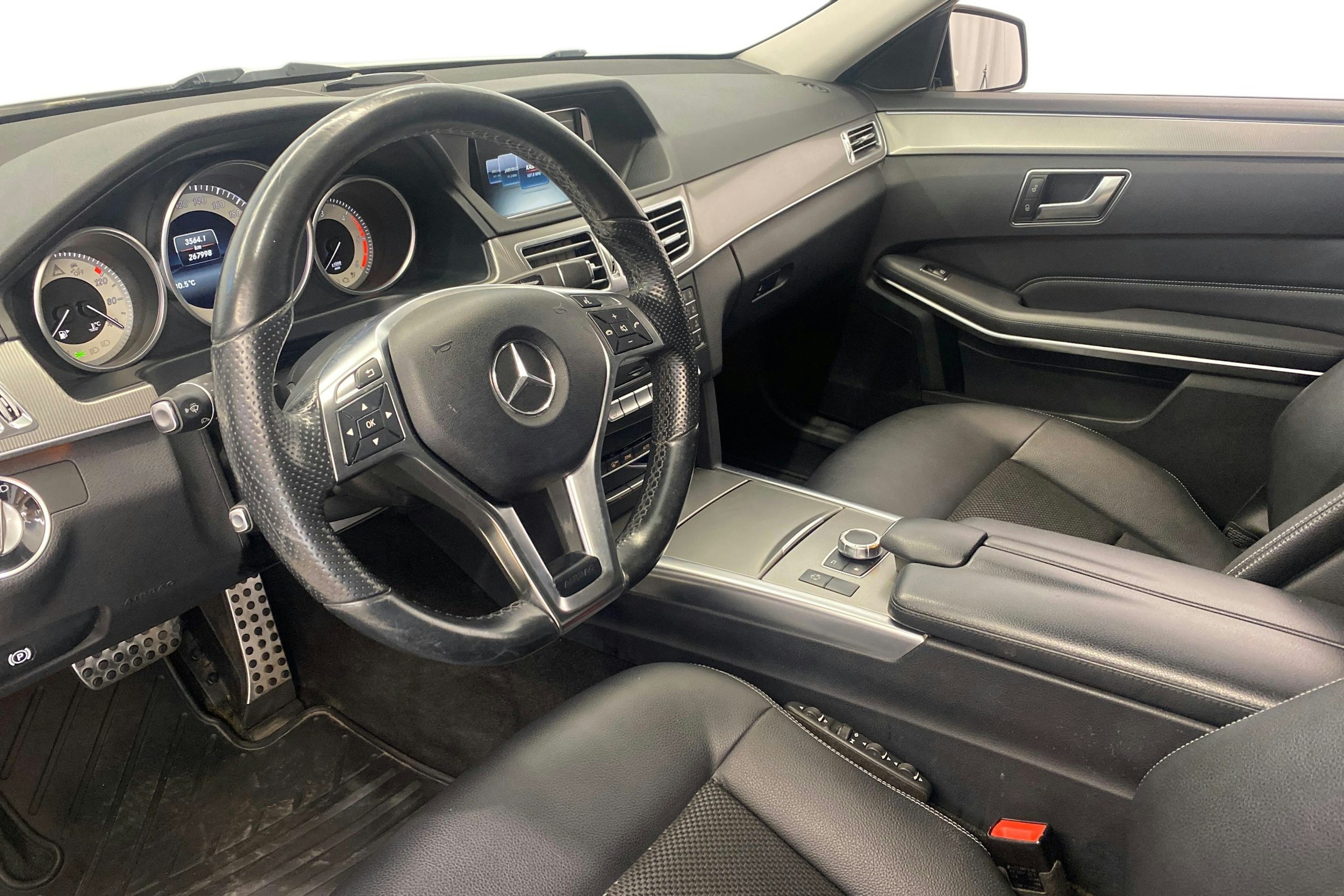 valkoinen Mercedes-Benz E 2016 kuva 6.