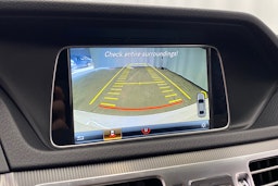valkoinen Mercedes-Benz E 2016 kuva 19.