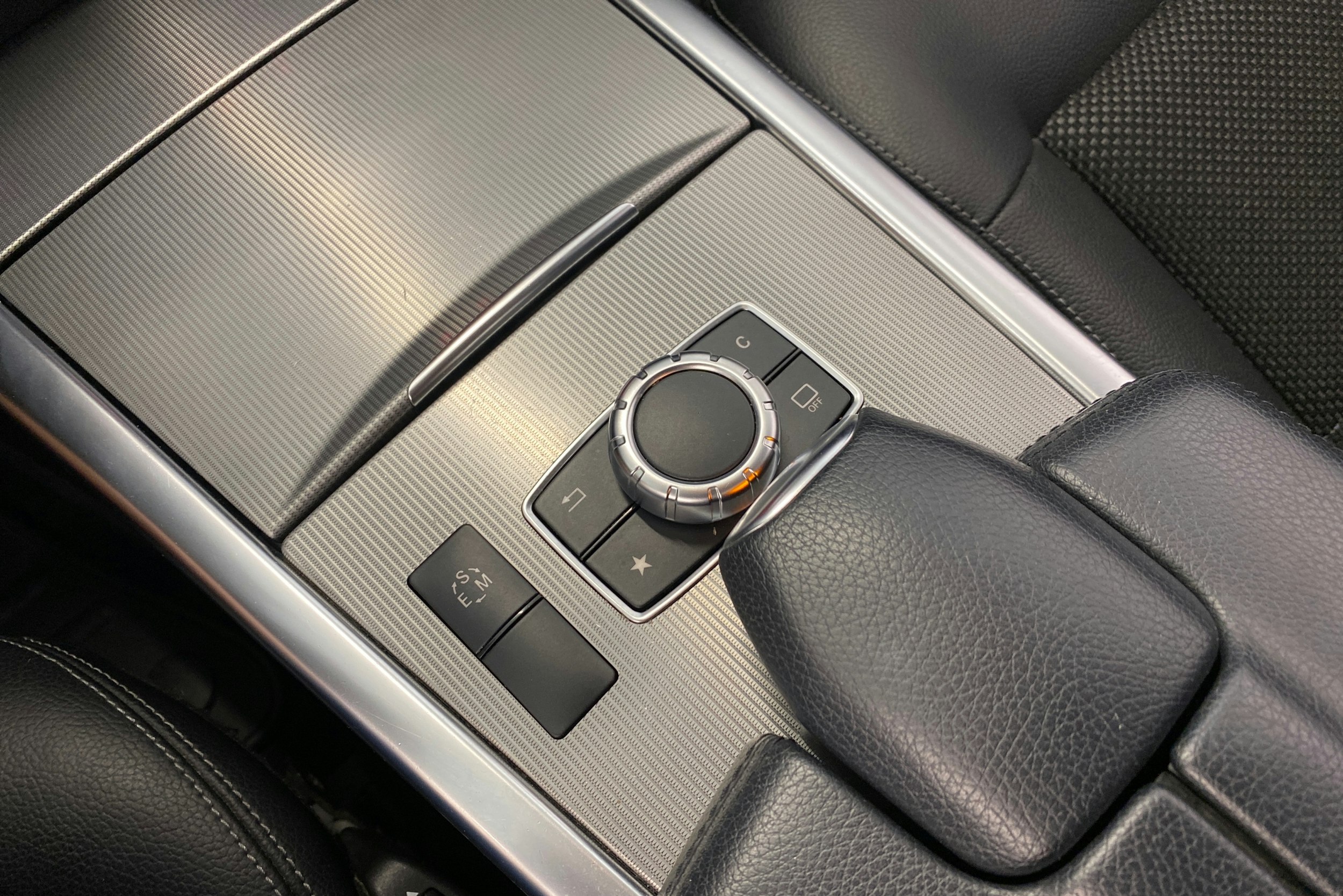 valkoinen Mercedes-Benz E 2016 kuva 23.