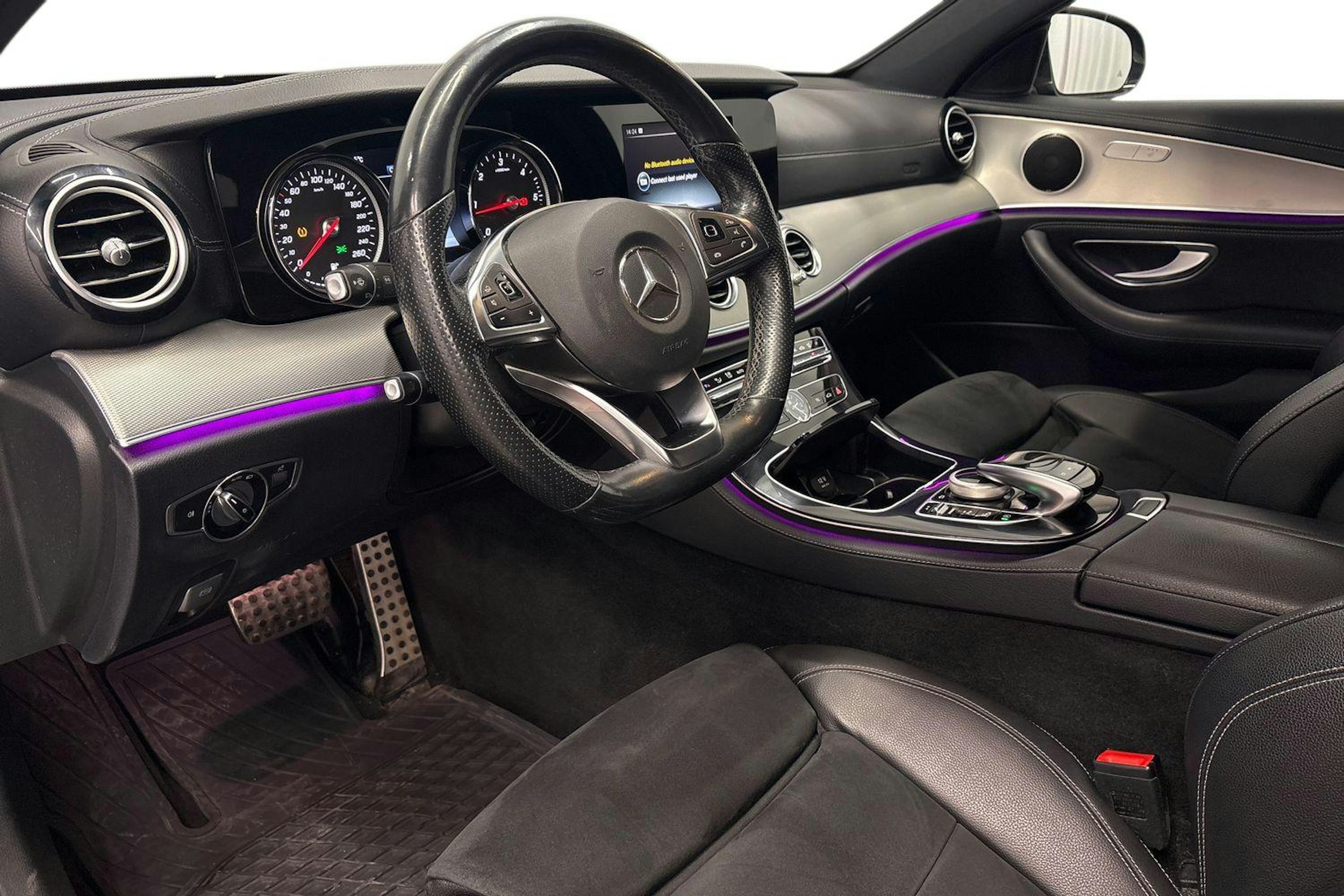 vihreä Mercedes-Benz E 2016 kuva 7.