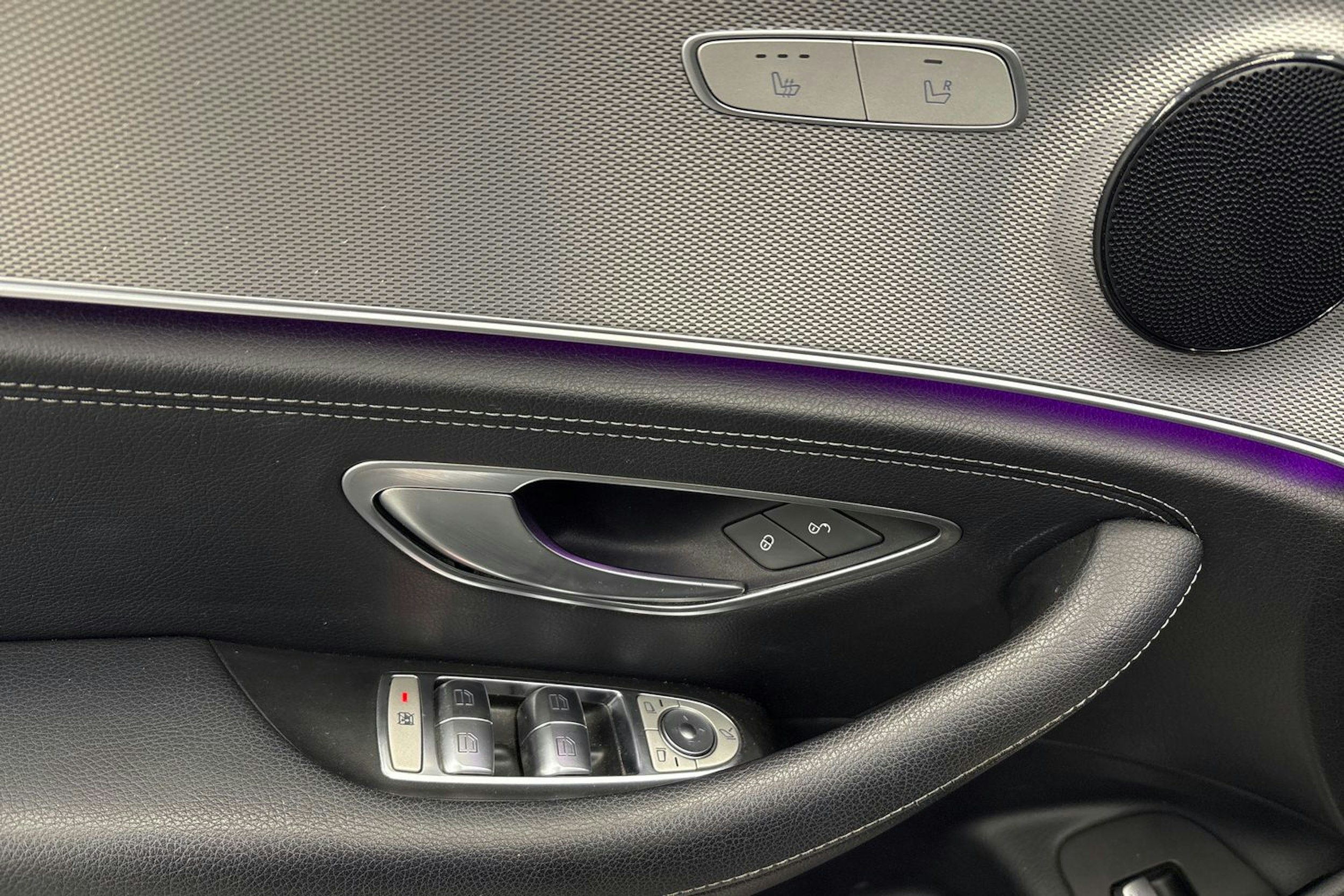 vihreä Mercedes-Benz E 2016 kuva 17.