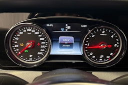 vihreä Mercedes-Benz E 2016 kuva 19.