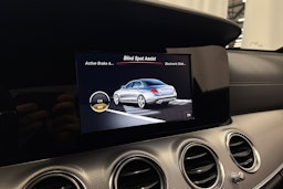 vihreä Mercedes-Benz E 2016 kuva 25.