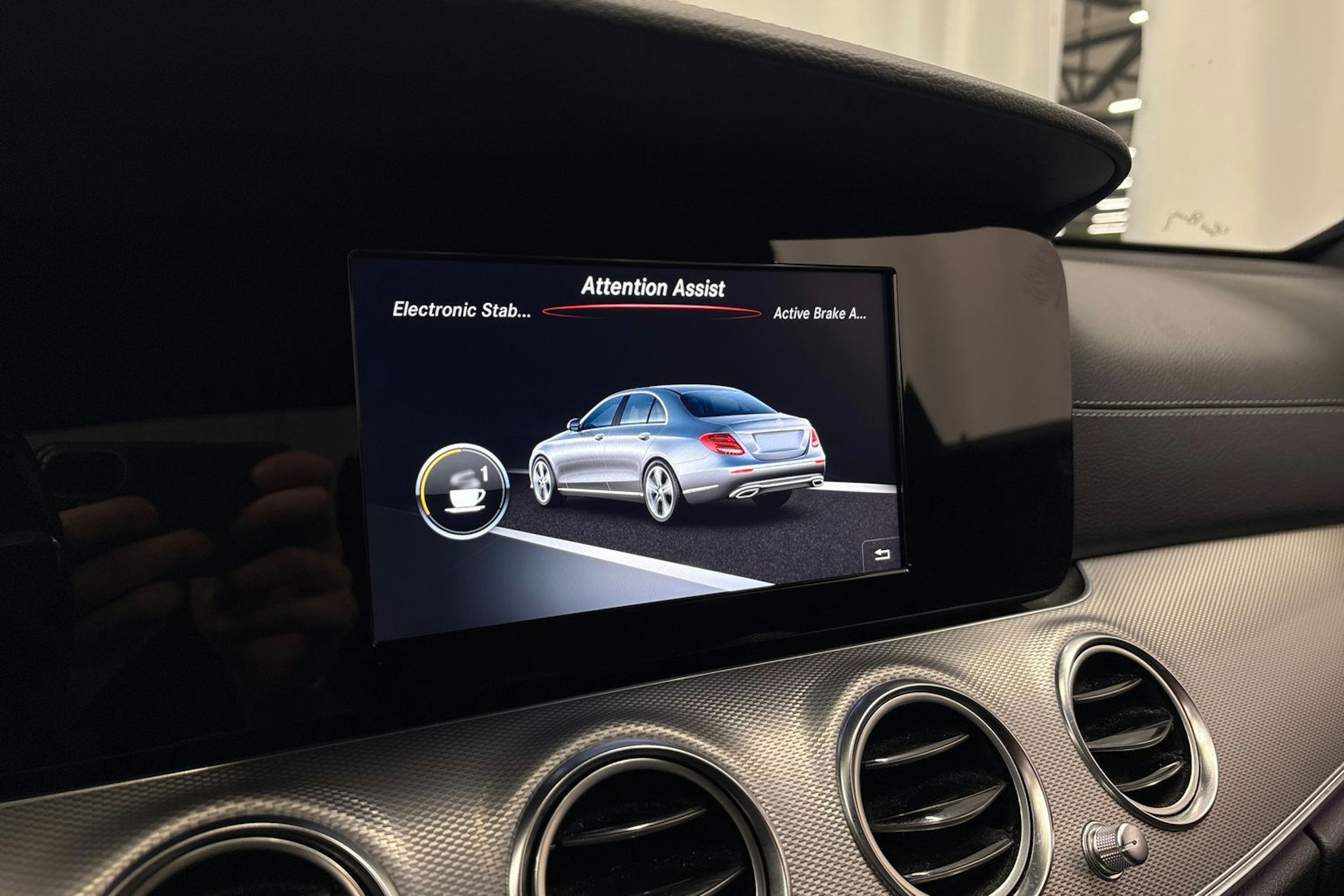 vihreä Mercedes-Benz E 2016 kuva 26.