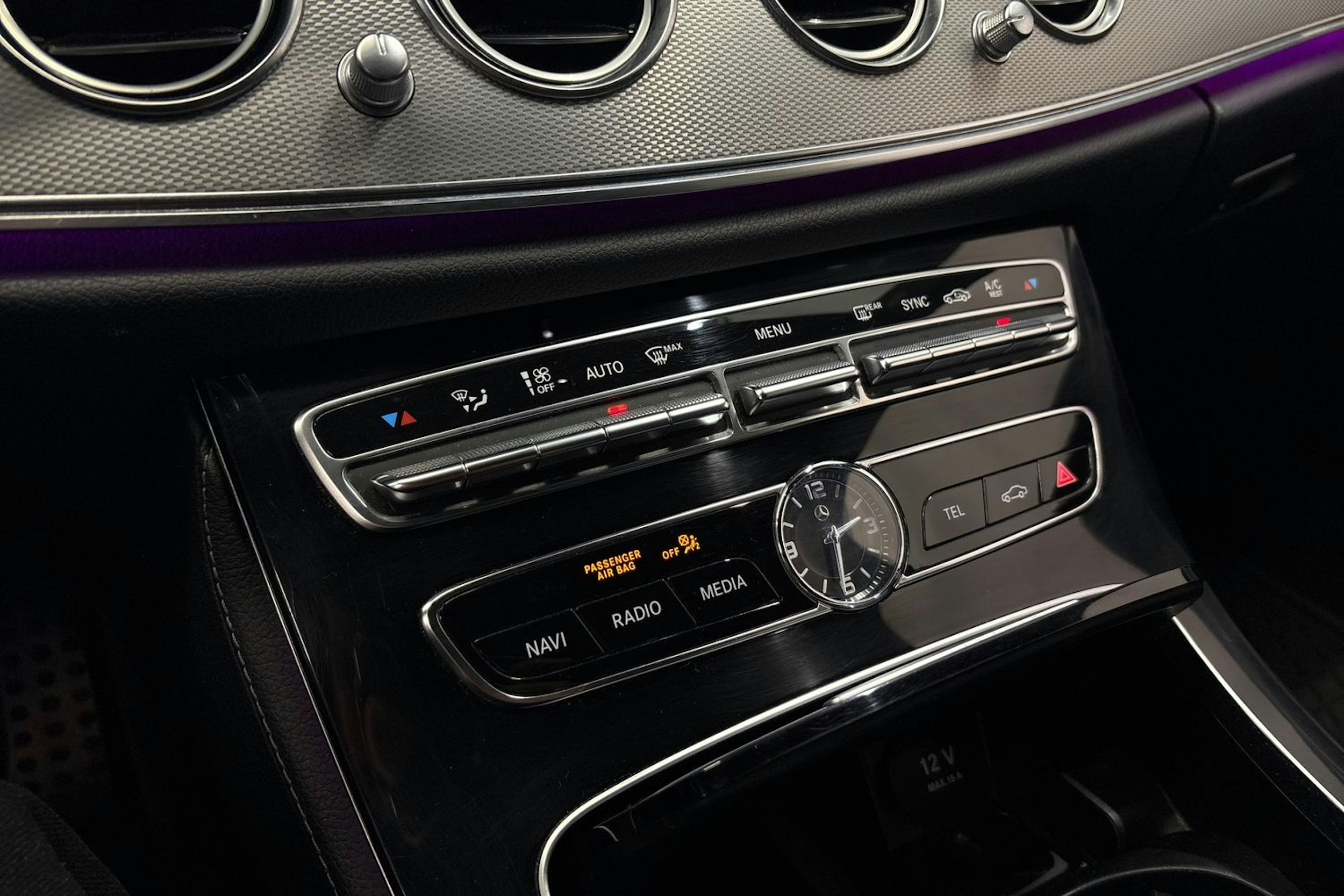 vihreä Mercedes-Benz E 2016 kuva 27.