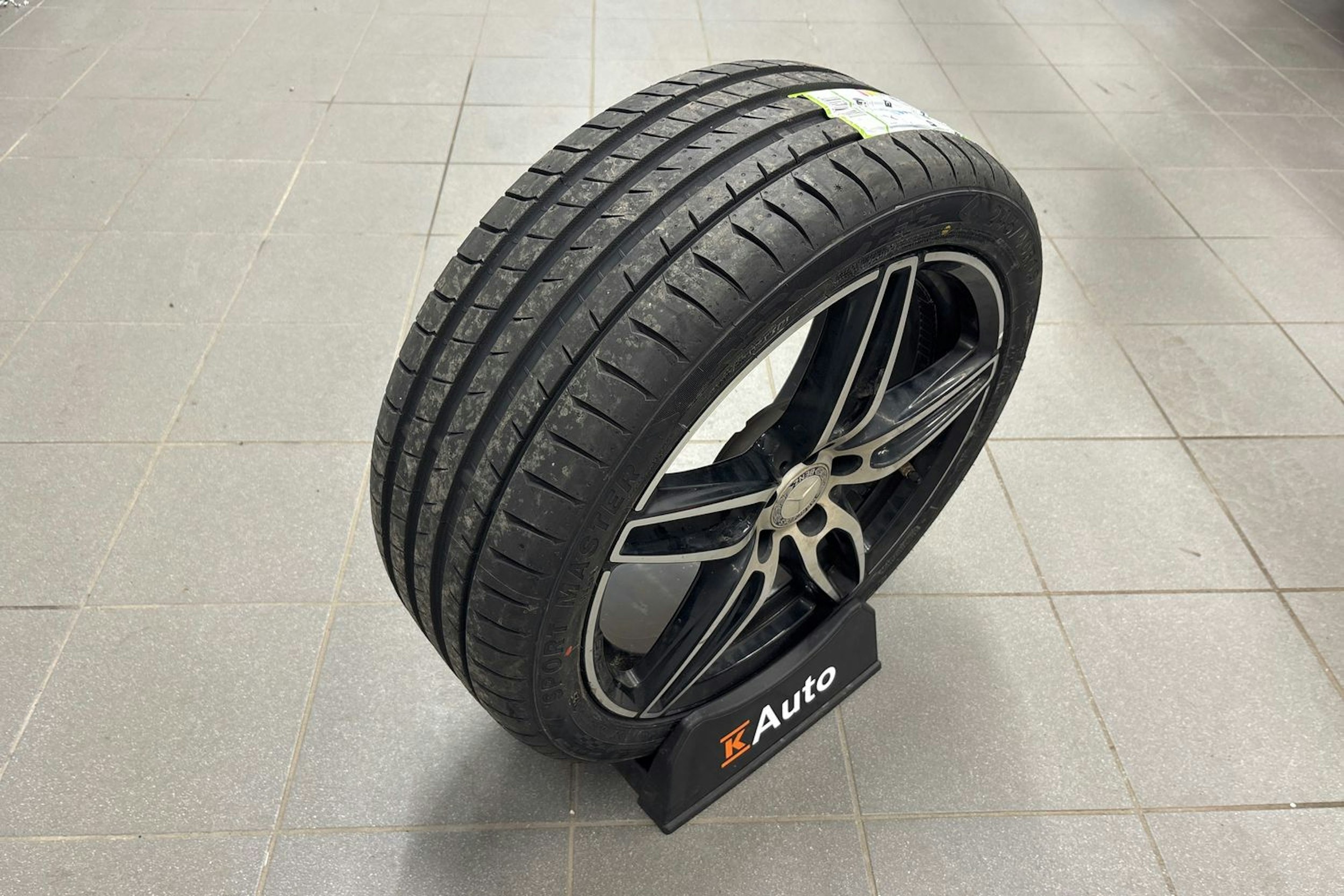 vihreä Mercedes-Benz E 2016 kuva 29.