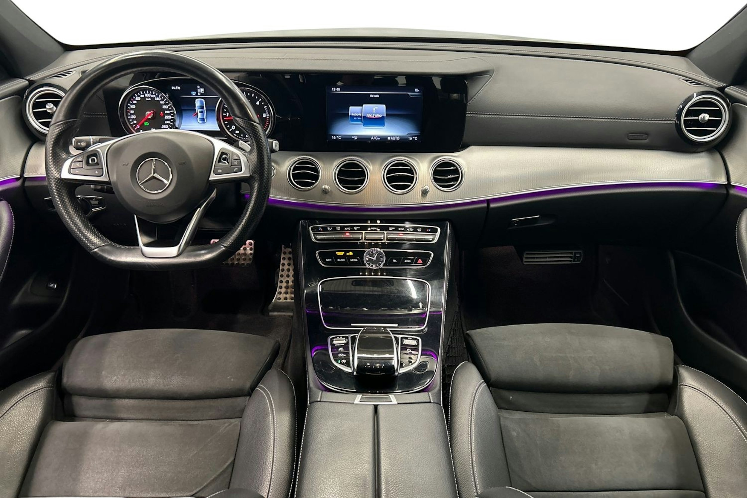 harmaa Mercedes-Benz E 2016 kuva 9.