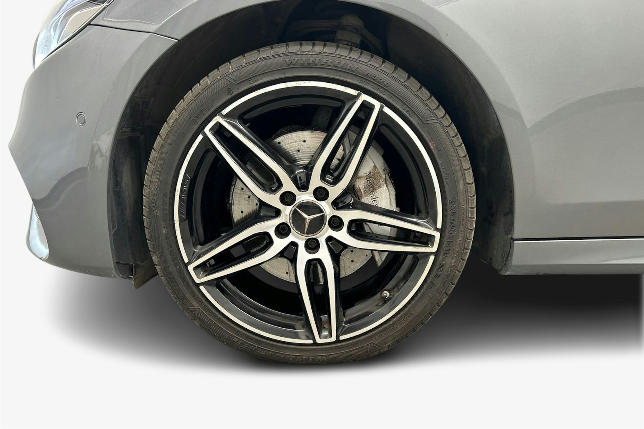 harmaa Mercedes-Benz E 2016 kuva 11.