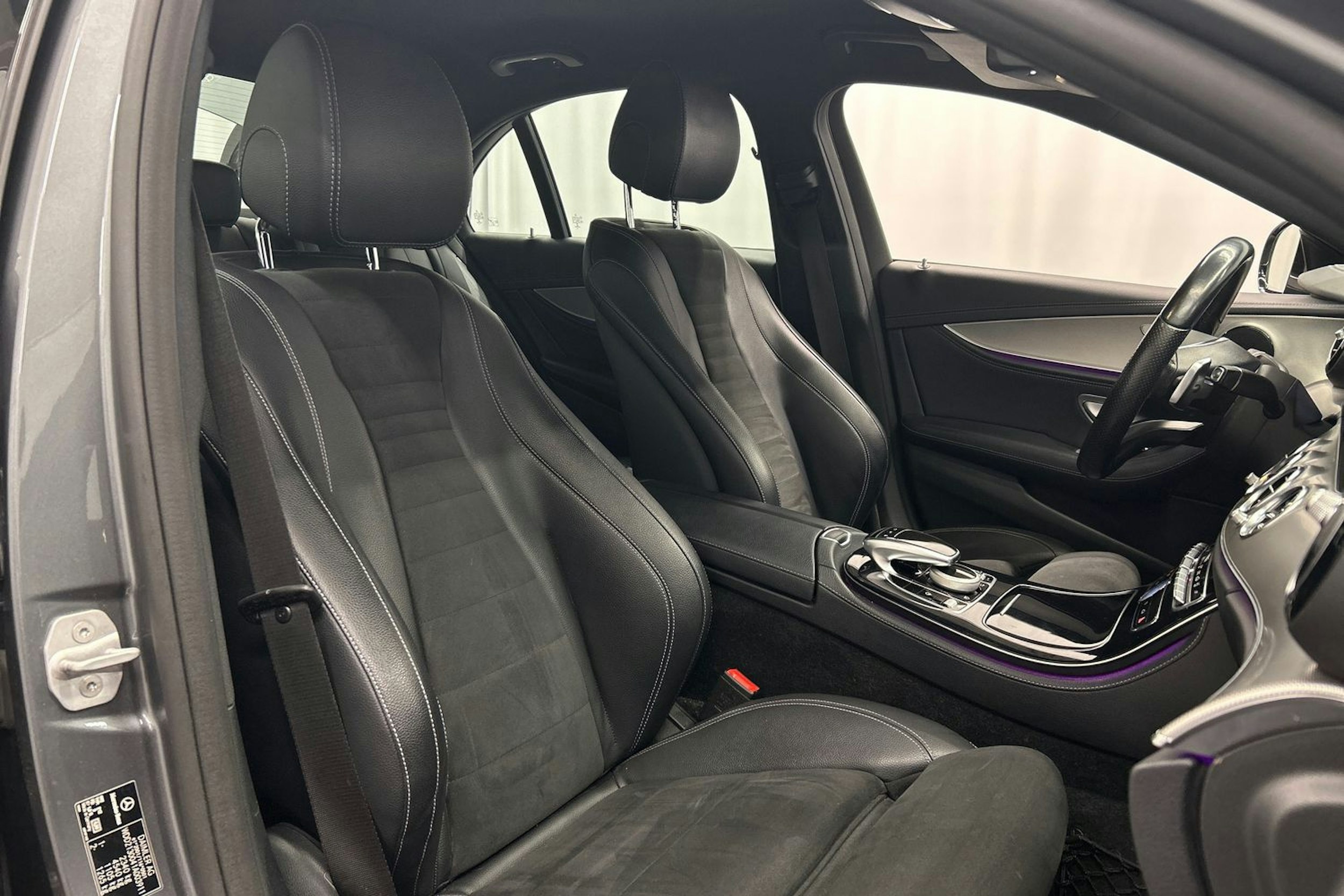 harmaa Mercedes-Benz E 2016 kuva 14.