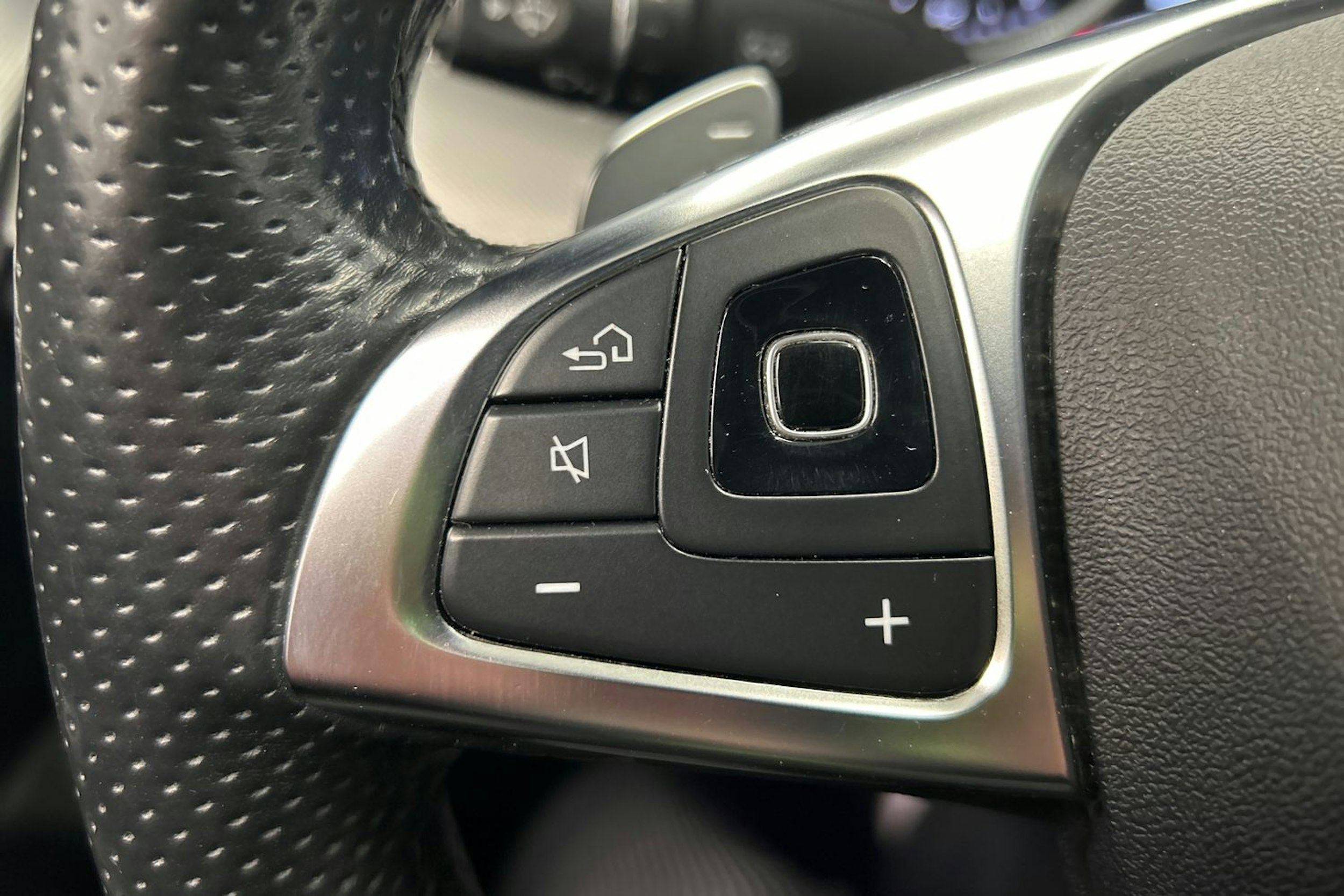 harmaa Mercedes-Benz E 2016 kuva 21.