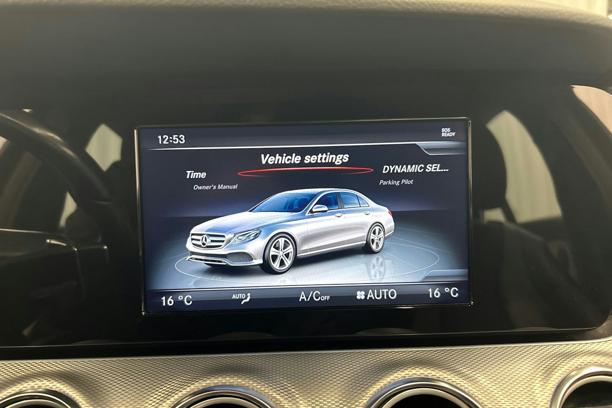 harmaa Mercedes-Benz E 2016 kuva 27.