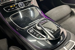 harmaa Mercedes-Benz E 2016 kuva 29.