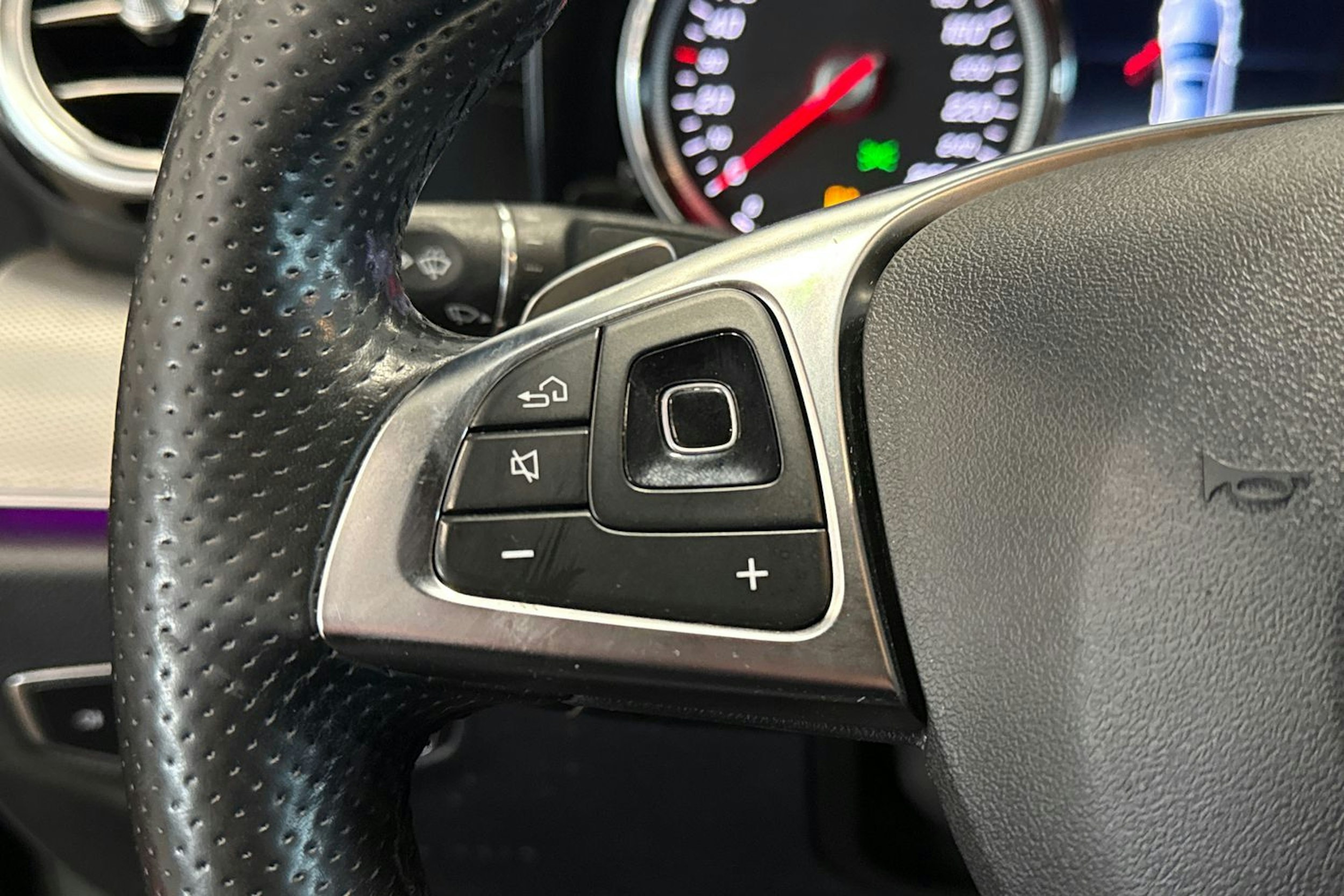 Mercedes-Benz E 2016 kuva 21.