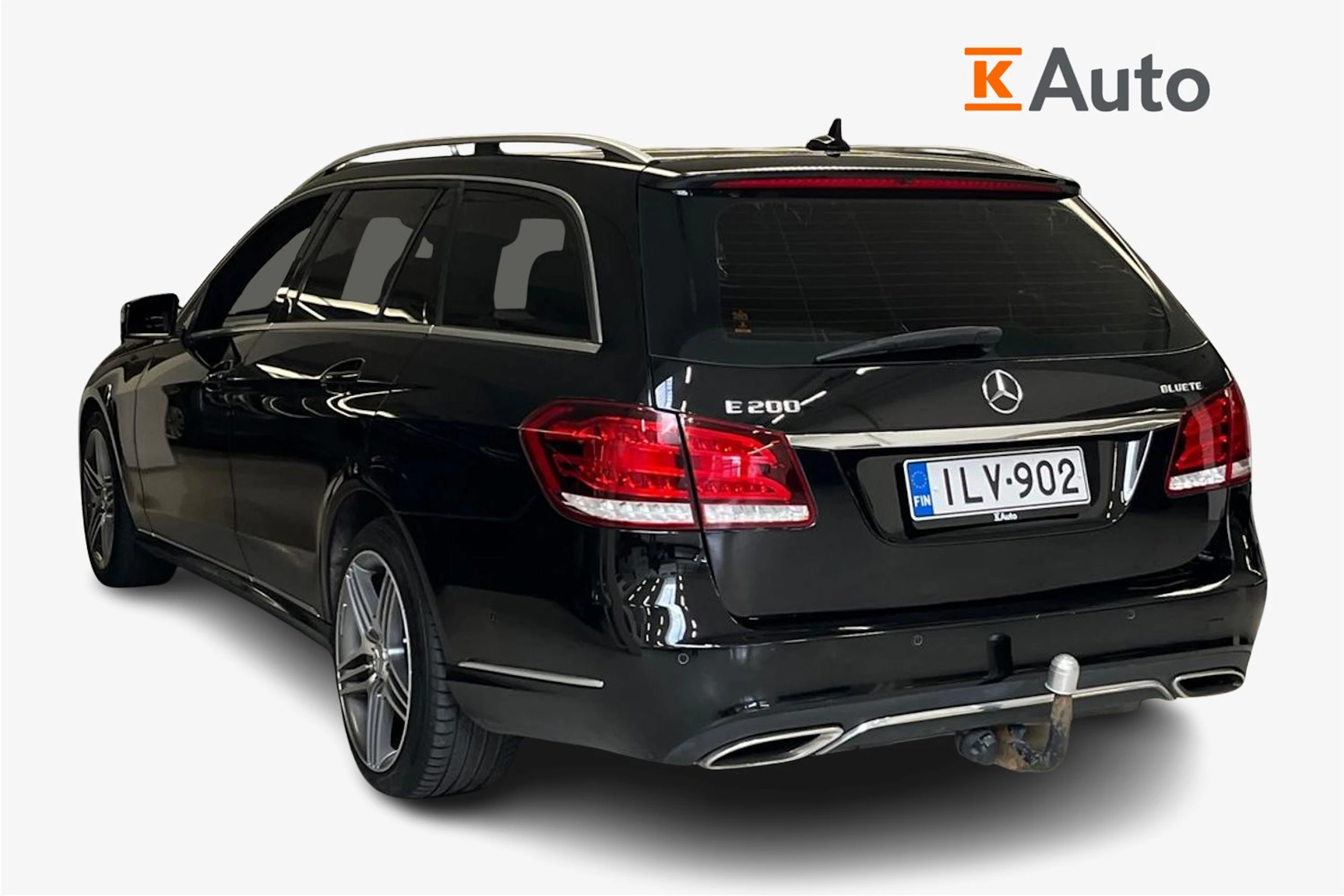musta Mercedes-Benz E 2016 kuva 3.