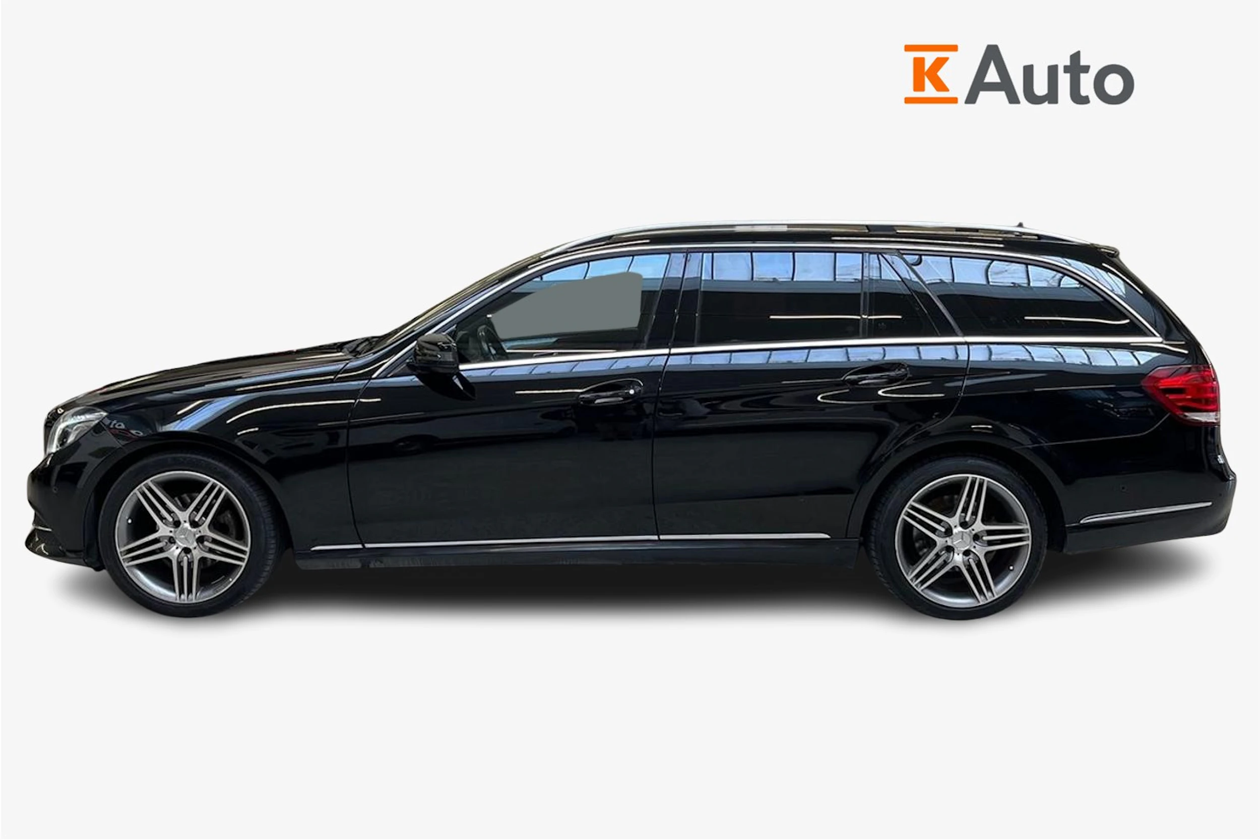 musta Mercedes-Benz E 2016 kuva 7.