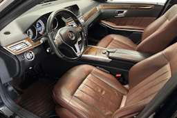 musta Mercedes-Benz E 2016 kuva 8.
