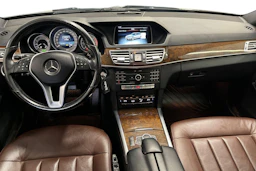 musta Mercedes-Benz E 2016 kuva 9.